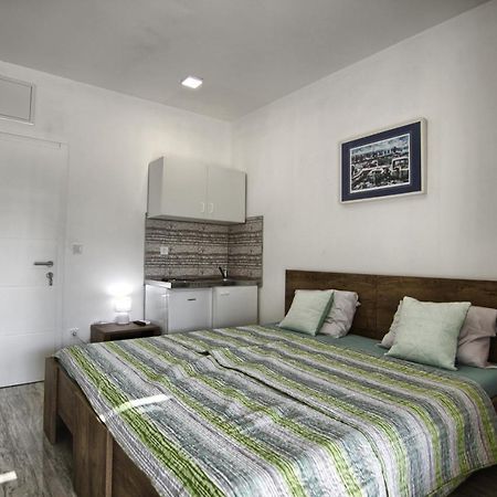 Rooms Dragica Pakostane Exterior photo
