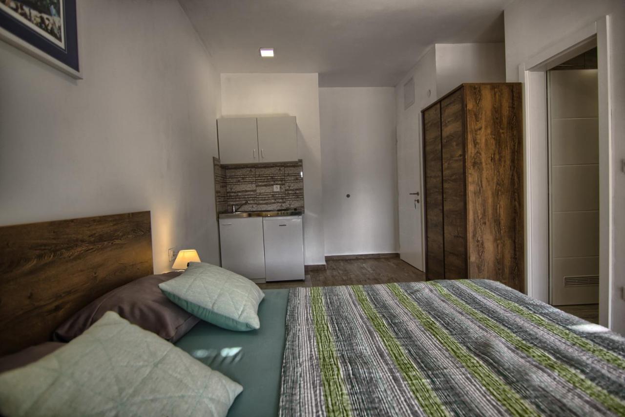Rooms Dragica Pakostane Exterior photo