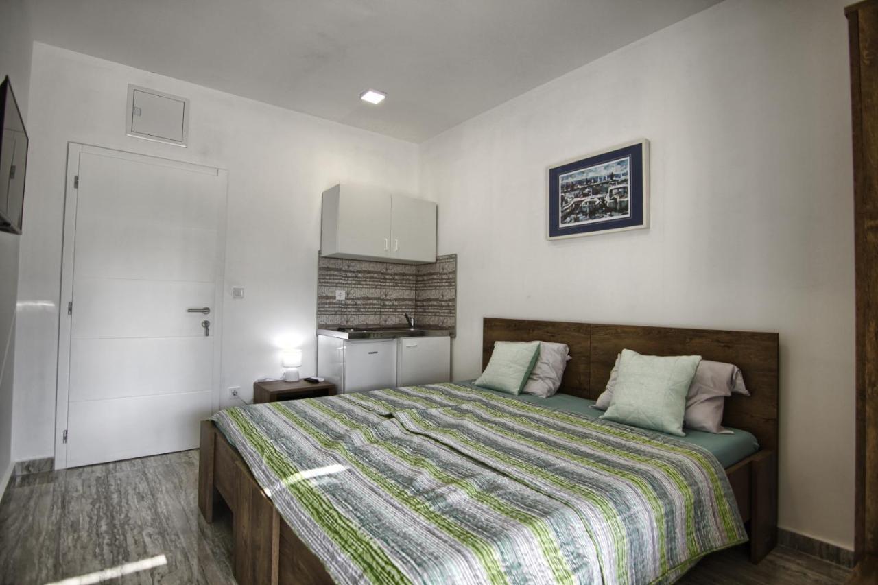 Rooms Dragica Pakostane Exterior photo