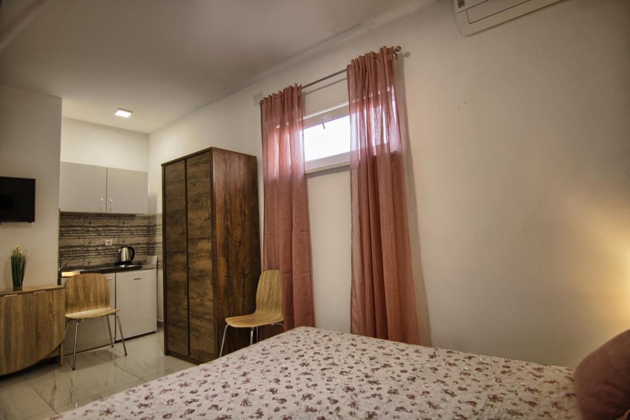 Rooms Dragica Pakostane Exterior photo